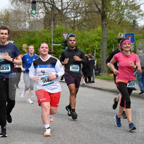 12.04.2026 - 45. Internationalen Wilhelmsburger Insellauf J. Mangold http://msf.ph/oto/9515604 12.04.2026 13:15:34 Ziel 4366, 4227, 3232, 2774, 5725, 3770, 2617, 5453, 4942, 4964, 5675, 4616, 4880, 2832, 3803, 3801, 3250, 5008, 5008, 2853, 3280, 3244, 5292, 4861, 2032, 4731, 2884, 3850, 4053, 5686, 4814, 4491, 2681, 5839, 5582, 5666, 3993, 5517, 3710, 3709 meine-sportfotos.de