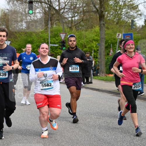 12.04.2026 - 45. Internationalen Wilhelmsburger Insellauf J. Mangold http://msf.ph/oto/9515605 12.04.2026 13:15:34 Ziel 4366, 4227, 3232, 2774, 5725, 3770, 2617, 5453, 4942, 4964, 5675, 4616, 4880, 2832, 3803, 3801, 3250, 5008, 5008, 2853, 3280, 3244, 5292, 4861, 2032, 4731, 2884, 3850, 4053, 5686, 4814, 4491, 2681, 5839, 5582, 5666, 3993, 5517, 3710, 3709 meine-sportfotos.de