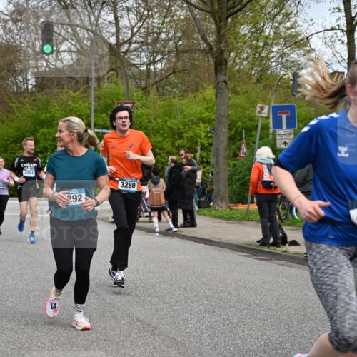 12.04.2026 - 45. Internationalen Wilhelmsburger Insellauf J. Mangold http://msf.ph/oto/9515622 12.04.2026 13:15:37 Ziel 4227, 3232, 2774, 5725, 3770, 2617, 5453, 4942, 4964, 5675, 4616, 4880, 2832, 3803, 3801, 3250, 5008, 2853, 3280, 3244, 5292, 4861, 2032, 2032, 4731, 2884, 3850, 4053, 5686, 4814, 4491, 2681, 5839, 5582, 5666, 5666, 3993, 5517, 3710, 3709, 4132 meine-sportfotos.de