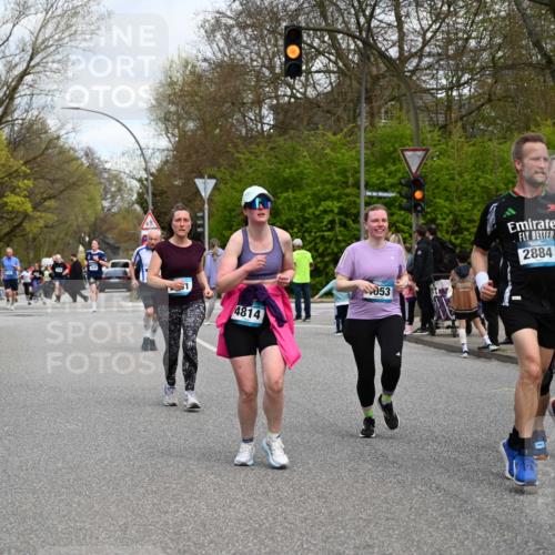 12.04.2026 - 45. Internationalen Wilhelmsburger Insellauf J. Mangold http://msf.ph/oto/9515635 12.04.2026 13:15:40 Ziel 3232, 2774, 5725, 3770, 2617, 5453, 4942, 4964, 5675, 4616, 4880, 2832, 3803, 3801, 3250, 5008, 2853, 3280, 3244, 5292, 4861, 2032, 4731, 2884, 3850, 4053, 5686, 5686, 4814, 4491, 2681, 5839, 5582, 5666, 3993, 5517, 3710, 3709, 4132, 2849, 4808, 5261 meine-sportfotos.de