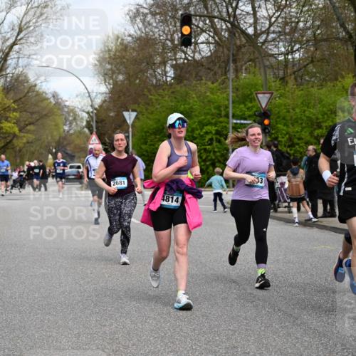 12.04.2026 - 45. Internationalen Wilhelmsburger Insellauf J. Mangold http://msf.ph/oto/9515637 12.04.2026 13:15:40 Ziel 3232, 2774, 5725, 3770, 2617, 5453, 4942, 4964, 5675, 4616, 4880, 2832, 3803, 3801, 3250, 5008, 2853, 3280, 3244, 5292, 4861, 2032, 4731, 2884, 3850, 4053, 5686, 5686, 4814, 4491, 2681, 5839, 5582, 5666, 3993, 5517, 3710, 3709, 4132, 2849, 4808, 5261 meine-sportfotos.de