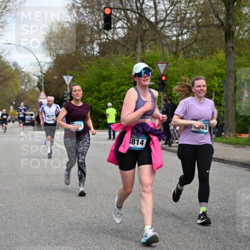 12.04.2026 - 45. Internationalen Wilhelmsburger Insellauf J. Mangold http://msf.ph/oto/9515645 12.04.2026 13:15:40 Ziel 3232, 2774, 5725, 3770, 2617, 5453, 4942, 4964, 5675, 4616, 4880, 2832, 3803, 3801, 3250, 5008, 2853, 3280, 3244, 5292, 4861, 2032, 4731, 2884, 3850, 4053, 5686, 5686, 4814, 4491, 2681, 5839, 5582, 5666, 3993, 5517, 3710, 3709, 4132, 2849, 4808, 5261 meine-sportfotos.de