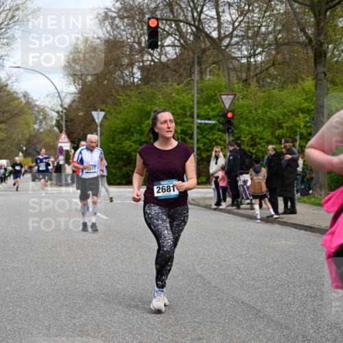 12.04.2026 - 45. Internationalen Wilhelmsburger Insellauf J. Mangold http://msf.ph/oto/9515649 12.04.2026 13:15:41 Ziel 2774, 5725, 3770, 2617, 5453, 4942, 4964, 5675, 4616, 4880, 2832, 3803, 3801, 3250, 5008, 2853, 3280, 3244, 5292, 4861, 2032, 4731, 2884, 3850, 4053, 5686, 4814, 4491, 2681, 5839, 5582, 5666, 3993, 5517, 3710, 3709, 4132, 2849, 4808, 5261, 3220, 4502 meine-sportfotos.de