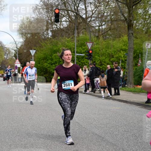 12.04.2026 - 45. Internationalen Wilhelmsburger Insellauf J. Mangold http://msf.ph/oto/9515651 12.04.2026 13:15:42 Ziel 3770, 2617, 5453, 4942, 4964, 5675, 4616, 4880, 2832, 3803, 3801, 3250, 5008, 2853, 3280, 3244, 5292, 4861, 2032, 4731, 2884, 3850, 4053, 5686, 4814, 4491, 4814, 4491, 2681, 5839, 5582, 5666, 3993, 5517, 3710, 3709, 4132, 2849, 4808, 5261, 3220, 4502 meine-sportfotos.de