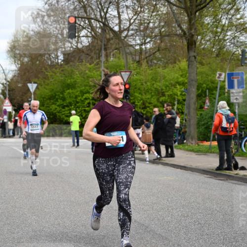 12.04.2026 - 45. Internationalen Wilhelmsburger Insellauf J. Mangold http://msf.ph/oto/9515655 12.04.2026 13:15:42 Ziel 3770, 2617, 5453, 4942, 4964, 5675, 4616, 4880, 2832, 3803, 3801, 3250, 5008, 2853, 3280, 3244, 5292, 4861, 2032, 4731, 2884, 3850, 4053, 5686, 4814, 4491, 4814, 4491, 2681, 5839, 5582, 5666, 3993, 5517, 3710, 3709, 4132, 2849, 4808, 5261, 3220, 4502 meine-sportfotos.de