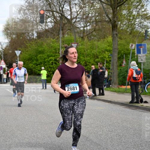 12.04.2026 - 45. Internationalen Wilhelmsburger Insellauf J. Mangold http://msf.ph/oto/9515656 12.04.2026 13:15:42 Ziel 3770, 2617, 5453, 4942, 4964, 5675, 4616, 4880, 2832, 3803, 3801, 3250, 5008, 2853, 3280, 3244, 5292, 4861, 2032, 4731, 2884, 3850, 4053, 5686, 4814, 4491, 4814, 4491, 2681, 5839, 5582, 5666, 3993, 5517, 3710, 3709, 4132, 2849, 4808, 5261, 3220, 4502 meine-sportfotos.de