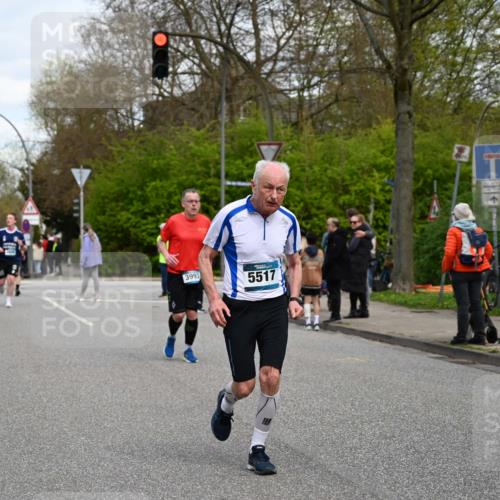 12.04.2026 - 45. Internationalen Wilhelmsburger Insellauf J. Mangold http://msf.ph/oto/9515670 12.04.2026 13:15:45 Ziel 3770, 2617, 5453, 4942, 4964, 5675, 4616, 4880, 2832, 3803, 3801, 3250, 5008, 2853, 3280, 3244, 5292, 4861, 2032, 4731, 2884, 3850, 4053, 5686, 4814, 4491, 2681, 5839, 5582, 5666, 3993, 5517, 3710, 3709, 4132, 2849, 4808, 5261, 3220, 4502, 3897 meine-sportfotos.de