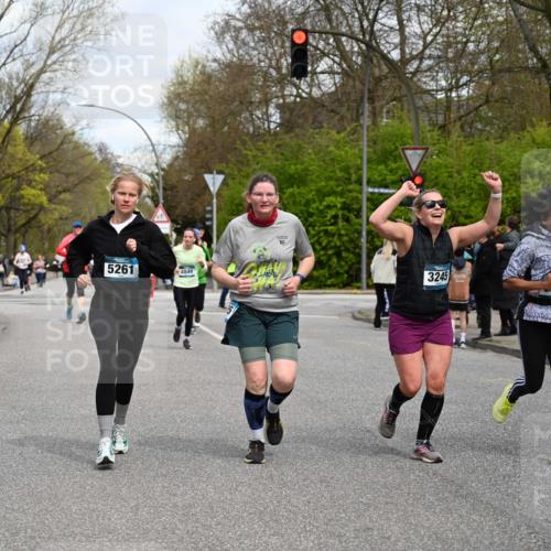 12.04.2026 - 45. Internationalen Wilhelmsburger Insellauf J. Mangold http://msf.ph/oto/9515676 12.04.2026 13:16:04 Ziel 4053, 5686, 4814, 4491, 2681, 5839, 5582, 5666, 3993, 5517, 3710, 3709, 4132, 2849, 4808, 5261, 5261, 3220, 4502, 3897, 3245, 4849, 3195, 5275, 5269, 4820, 4926, 3656, 4312, 5404, 3704 meine-sportfotos.de