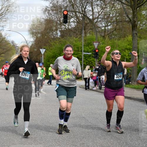 12.04.2026 - 45. Internationalen Wilhelmsburger Insellauf J. Mangold http://msf.ph/oto/9515681 12.04.2026 13:16:05 Ziel 5686, 4814, 4491, 2681, 5839, 5582, 5666, 3993, 5517, 3710, 3709, 4132, 2849, 4808, 5261, 3220, 4502, 3220, 4502, 3897, 3245, 4849, 3195, 5275, 5269, 4820, 4926, 3656, 4312, 5404, 3704 meine-sportfotos.de