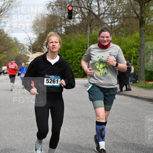 12.04.2026 - 45. Internationalen Wilhelmsburger Insellauf J. Mangold http://msf.ph/oto/9515691 12.04.2026 13:16:06 Ziel 4814, 4491, 2681, 5839, 5582, 5666, 3993, 5517, 3710, 3709, 4132, 2849, 4808, 5261, 3220, 4502, 3897, 3245, 4849, 3195, 5275, 5269, 4820, 4926, 3656, 4312, 5404, 3704 meine-sportfotos.de