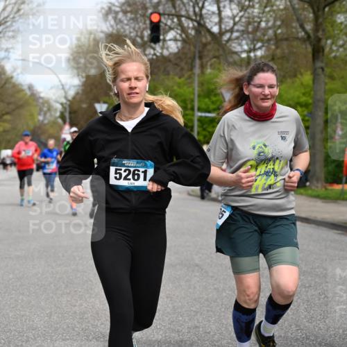 12.04.2026 - 45. Internationalen Wilhelmsburger Insellauf J. Mangold http://msf.ph/oto/9515694 12.04.2026 13:16:06 Ziel 4814, 4491, 2681, 5839, 5582, 5666, 3993, 5517, 3710, 3709, 4132, 2849, 4808, 5261, 3220, 4502, 3897, 3245, 4849, 3195, 5275, 5269, 4820, 4926, 3656, 4312, 5404, 3704 meine-sportfotos.de