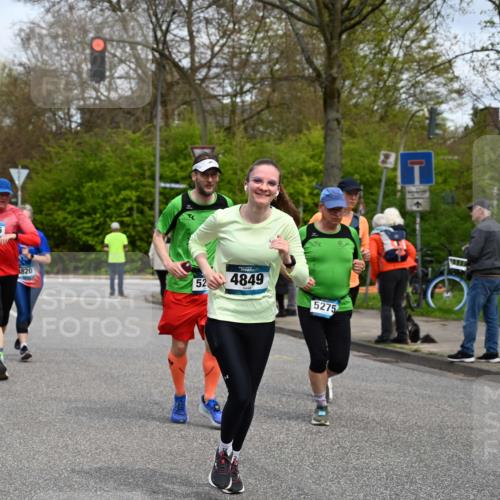12.04.2026 - 45. Internationalen Wilhelmsburger Insellauf J. Mangold http://msf.ph/oto/9515710 12.04.2026 13:16:10 Ziel 2681, 5839, 5582, 5666, 3993, 5517, 3710, 3709, 4132, 2849, 4808, 5261, 3220, 4502, 3897, 3245, 4849, 3245, 4849, 3195, 5275, 5269, 4820, 4926, 3656, 4312, 5404, 3704, 3846, 2316 meine-sportfotos.de