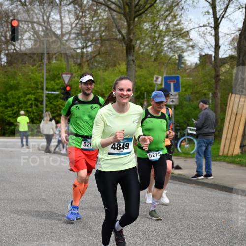 12.04.2026 - 45. Internationalen Wilhelmsburger Insellauf J. Mangold http://msf.ph/oto/9515714 12.04.2026 13:16:10 Ziel 2681, 5839, 5582, 5666, 3993, 5517, 3710, 3709, 4132, 2849, 4808, 5261, 3220, 4502, 3897, 3245, 4849, 3245, 4849, 3195, 5275, 5269, 4820, 4926, 3656, 4312, 5404, 3704, 3846, 2316 meine-sportfotos.de