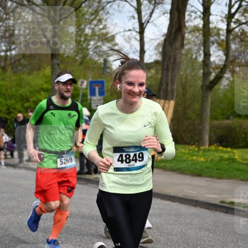 12.04.2026 - 45. Internationalen Wilhelmsburger Insellauf J. Mangold http://msf.ph/oto/9515721 12.04.2026 13:16:10 Ziel 2681, 5839, 5582, 5666, 3993, 5517, 3710, 3709, 4132, 2849, 4808, 5261, 3220, 4502, 3897, 3245, 4849, 3245, 4849, 3195, 5275, 5269, 4820, 4926, 3656, 4312, 5404, 3704, 3846, 2316 meine-sportfotos.de