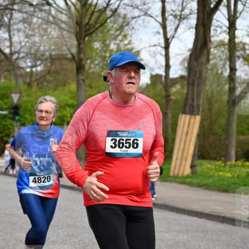 12.04.2026 - 45. Internationalen Wilhelmsburger Insellauf J. Mangold http://msf.ph/oto/9515734 12.04.2026 13:16:13 Ziel 5666, 3993, 5517, 3710, 3709, 4132, 2849, 4808, 5261, 3220, 4502, 3897, 3245, 4849, 3195, 5275, 5269, 5275, 5269, 4820, 4926, 3656, 4312, 5404, 3704, 3846, 2316 meine-sportfotos.de