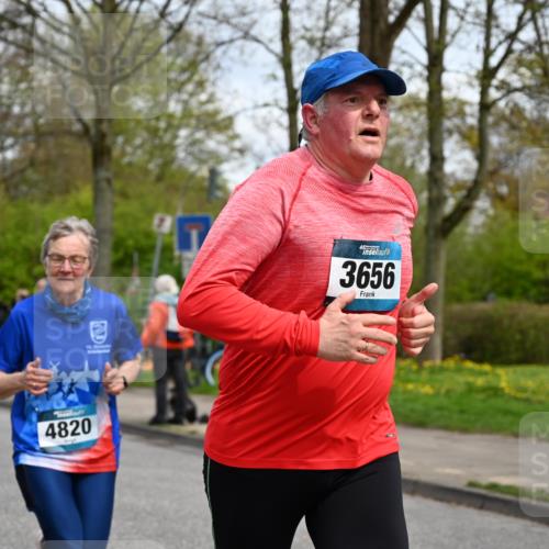 12.04.2026 - 45. Internationalen Wilhelmsburger Insellauf J. Mangold http://msf.ph/oto/9515737 12.04.2026 13:16:13 Ziel 5666, 3993, 5517, 3710, 3709, 4132, 2849, 4808, 5261, 3220, 4502, 3897, 3245, 4849, 3195, 5275, 5269, 5275, 5269, 4820, 4926, 3656, 4312, 5404, 3704, 3846, 2316 meine-sportfotos.de