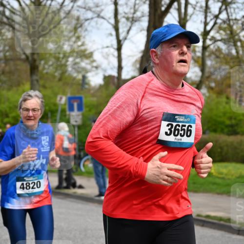 12.04.2026 - 45. Internationalen Wilhelmsburger Insellauf J. Mangold http://msf.ph/oto/9515738 12.04.2026 13:16:13 Ziel 5666, 3993, 5517, 3710, 3709, 4132, 2849, 4808, 5261, 3220, 4502, 3897, 3245, 4849, 3195, 5275, 5269, 5275, 5269, 4820, 4926, 3656, 4312, 5404, 3704, 3846, 2316 meine-sportfotos.de