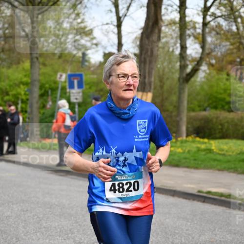 12.04.2026 - 45. Internationalen Wilhelmsburger Insellauf J. Mangold http://msf.ph/oto/9515742 12.04.2026 13:16:14 Ziel 5666, 3993, 5517, 3710, 3709, 4132, 2849, 4808, 5261, 3220, 4502, 3897, 3245, 4849, 3195, 5275, 5269, 4820, 4926, 4820, 4926, 3656, 4312, 5404, 3704, 3846, 2316 meine-sportfotos.de
