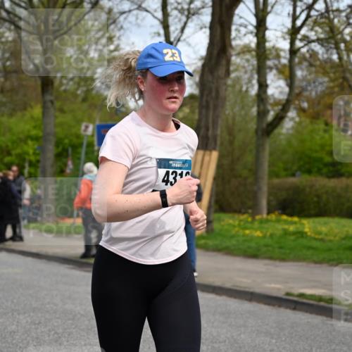 12.04.2026 - 45. Internationalen Wilhelmsburger Insellauf J. Mangold http://msf.ph/oto/9515758 12.04.2026 13:16:22 Ziel 4132, 2849, 4808, 5261, 3220, 4502, 3897, 3245, 4849, 3195, 5275, 5269, 4820, 4926, 3656, 4312, 5404, 3704, 3846, 2316, 2316, 5487, 3040, 4752 meine-sportfotos.de