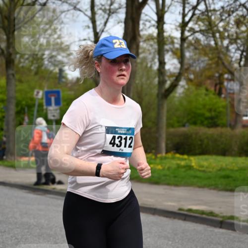 12.04.2026 - 45. Internationalen Wilhelmsburger Insellauf J. Mangold http://msf.ph/oto/9515759 12.04.2026 13:16:22 Ziel 4132, 2849, 4808, 5261, 3220, 4502, 3897, 3245, 4849, 3195, 5275, 5269, 4820, 4926, 3656, 4312, 5404, 3704, 3846, 2316, 2316, 5487, 3040, 4752 meine-sportfotos.de