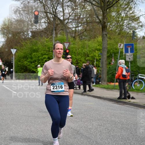 12.04.2026 - 45. Internationalen Wilhelmsburger Insellauf J. Mangold http://msf.ph/oto/9515784 12.04.2026 13:16:29 Ziel 5261, 3220, 4502, 3897, 3245, 4849, 3195, 5275, 5269, 4820, 4926, 3656, 4312, 5404, 3704, 3846, 2316, 5487, 3040, 4752, 3886, 3097, 2942, 3575 meine-sportfotos.de
