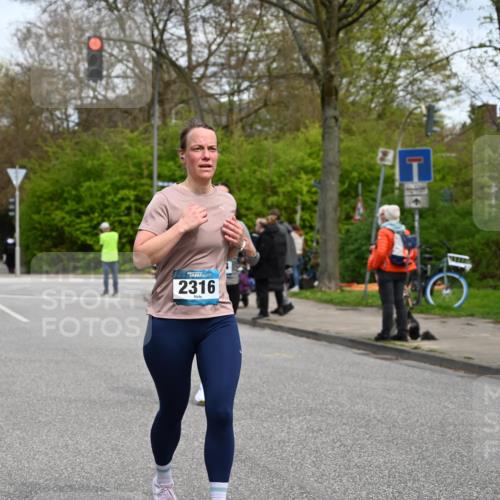 12.04.2026 - 45. Internationalen Wilhelmsburger Insellauf J. Mangold http://msf.ph/oto/9515786 12.04.2026 13:16:29 Ziel 5261, 3220, 4502, 3897, 3245, 4849, 3195, 5275, 5269, 4820, 4926, 3656, 4312, 5404, 3704, 3846, 2316, 5487, 3040, 4752, 3886, 3097, 2942, 3575 meine-sportfotos.de