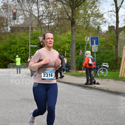 12.04.2026 - 45. Internationalen Wilhelmsburger Insellauf J. Mangold http://msf.ph/oto/9515788 12.04.2026 13:16:30 Ziel 3220, 4502, 3897, 3245, 4849, 3195, 5275, 5269, 4820, 4926, 3656, 4312, 5404, 3704, 3846, 2316, 5487, 5487, 3040, 4752, 3886, 3097, 2942, 3575 meine-sportfotos.de