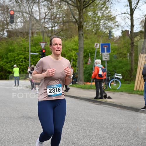 12.04.2026 - 45. Internationalen Wilhelmsburger Insellauf J. Mangold http://msf.ph/oto/9515789 12.04.2026 13:16:30 Ziel 3220, 4502, 3897, 3245, 4849, 3195, 5275, 5269, 4820, 4926, 3656, 4312, 5404, 3704, 3846, 2316, 5487, 5487, 3040, 4752, 3886, 3097, 2942, 3575 meine-sportfotos.de