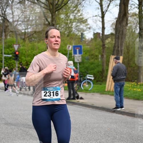 12.04.2026 - 45. Internationalen Wilhelmsburger Insellauf J. Mangold http://msf.ph/oto/9515794 12.04.2026 13:16:30 Ziel 3220, 4502, 3897, 3245, 4849, 3195, 5275, 5269, 4820, 4926, 3656, 4312, 5404, 3704, 3846, 2316, 5487, 5487, 3040, 4752, 3886, 3097, 2942, 3575 meine-sportfotos.de