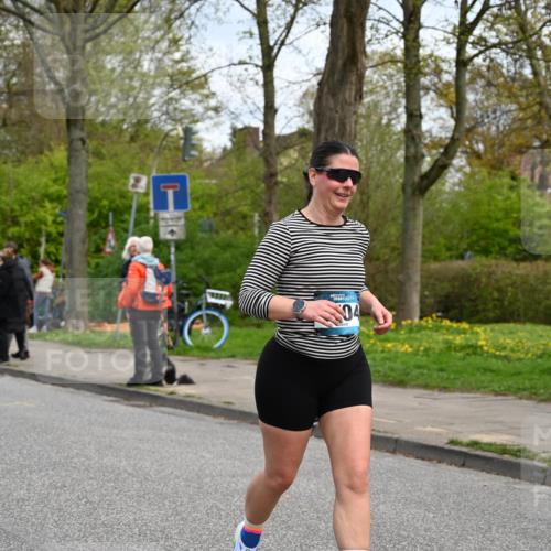 12.04.2026 - 45. Internationalen Wilhelmsburger Insellauf J. Mangold http://msf.ph/oto/9515798 12.04.2026 13:16:31 Ziel 3897, 3245, 4849, 3195, 5275, 5269, 4820, 4926, 3656, 4312, 5404, 3704, 3846, 3846, 2316, 5487, 3040, 3040, 4752, 3886, 3097, 2942, 3575 meine-sportfotos.de