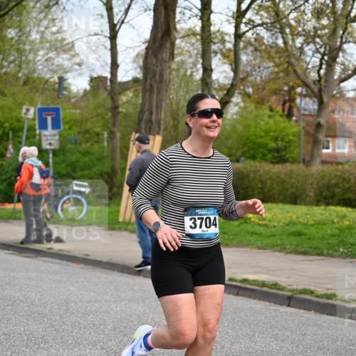 12.04.2026 - 45. Internationalen Wilhelmsburger Insellauf J. Mangold http://msf.ph/oto/9515800 12.04.2026 13:16:31 Ziel 3897, 3245, 4849, 3195, 5275, 5269, 4820, 4926, 3656, 4312, 5404, 3704, 3846, 3846, 2316, 5487, 3040, 3040, 4752, 3886, 3097, 2942, 3575 meine-sportfotos.de