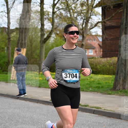 12.04.2026 - 45. Internationalen Wilhelmsburger Insellauf J. Mangold http://msf.ph/oto/9515803 12.04.2026 13:16:32 Ziel 3897, 3245, 4849, 3195, 5275, 5269, 4820, 4926, 3656, 4312, 5404, 3704, 3846, 2316, 5487, 3040, 4752, 3886, 3097, 2942, 3575 meine-sportfotos.de