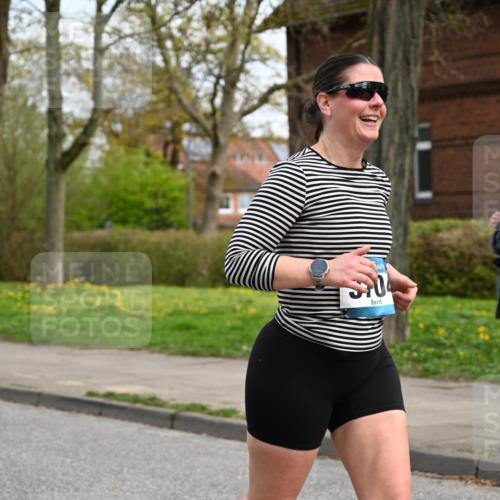 12.04.2026 - 45. Internationalen Wilhelmsburger Insellauf J. Mangold http://msf.ph/oto/9515806 12.04.2026 13:16:32 Ziel 3897, 3245, 4849, 3195, 5275, 5269, 4820, 4926, 3656, 4312, 5404, 3704, 3846, 2316, 5487, 3040, 4752, 3886, 3097, 2942, 3575 meine-sportfotos.de