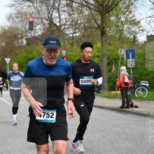 12.04.2026 - 45. Internationalen Wilhelmsburger Insellauf J. Mangold http://msf.ph/oto/9515822 12.04.2026 13:16:34 Ziel 3245, 4849, 3195, 5275, 5269, 4820, 4926, 3656, 4312, 5404, 3704, 3846, 2316, 2316, 5487, 3040, 4752, 3886, 3097, 2942, 3575, 2670, 3061 meine-sportfotos.de