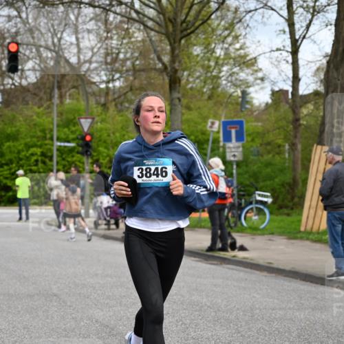 12.04.2026 - 45. Internationalen Wilhelmsburger Insellauf J. Mangold http://msf.ph/oto/9515834 12.04.2026 13:16:36 Ziel 3195, 5275, 5269, 4820, 4926, 3656, 4312, 5404, 3704, 3846, 2316, 5487, 3040, 4752, 3886, 3097, 2942, 3097, 2942, 3575, 2670, 3061, 3281, 4315 meine-sportfotos.de
