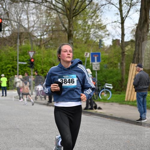 12.04.2026 - 45. Internationalen Wilhelmsburger Insellauf J. Mangold http://msf.ph/oto/9515835 12.04.2026 13:16:36 Ziel 3195, 5275, 5269, 4820, 4926, 3656, 4312, 5404, 3704, 3846, 2316, 5487, 3040, 4752, 3886, 3097, 2942, 3097, 2942, 3575, 2670, 3061, 3281, 4315 meine-sportfotos.de