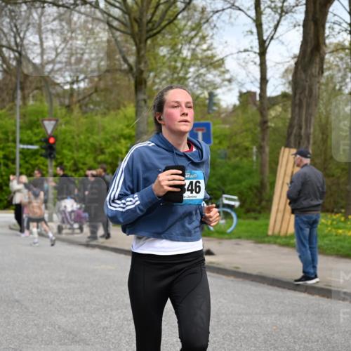 12.04.2026 - 45. Internationalen Wilhelmsburger Insellauf J. Mangold http://msf.ph/oto/9515837 12.04.2026 13:16:37 Ziel 3195, 5275, 5269, 4820, 4926, 3656, 4312, 5404, 3704, 3846, 2316, 5487, 3040, 4752, 3886, 3097, 2942, 3575, 2670, 3061, 3281, 4315, 4867 meine-sportfotos.de