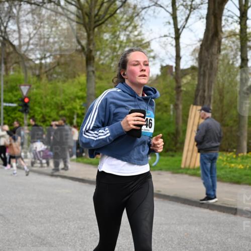 12.04.2026 - 45. Internationalen Wilhelmsburger Insellauf J. Mangold http://msf.ph/oto/9515838 12.04.2026 13:16:37 Ziel 3195, 5275, 5269, 4820, 4926, 3656, 4312, 5404, 3704, 3846, 2316, 5487, 3040, 4752, 3886, 3097, 2942, 3575, 2670, 3061, 3281, 4315, 4867 meine-sportfotos.de