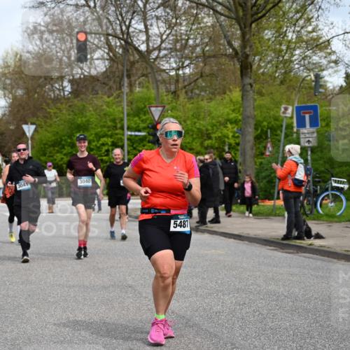 12.04.2026 - 45. Internationalen Wilhelmsburger Insellauf J. Mangold http://msf.ph/oto/9515844 12.04.2026 13:16:41 Ziel 3656, 4312, 5404, 3704, 3846, 2316, 5487, 3040, 4752, 3886, 3097, 2942, 3575, 2670, 3061, 3281, 4315, 4867, 4868, 4130, 4129, 2609, 2610, 2571 meine-sportfotos.de
