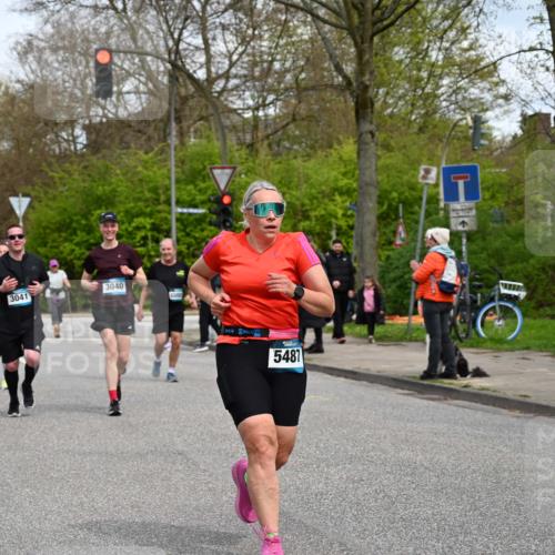 12.04.2026 - 45. Internationalen Wilhelmsburger Insellauf J. Mangold http://msf.ph/oto/9515846 12.04.2026 13:16:41 Ziel 3656, 4312, 5404, 3704, 3846, 2316, 5487, 3040, 4752, 3886, 3097, 2942, 3575, 2670, 3061, 3281, 4315, 4867, 4868, 4130, 4129, 2609, 2610, 2571 meine-sportfotos.de