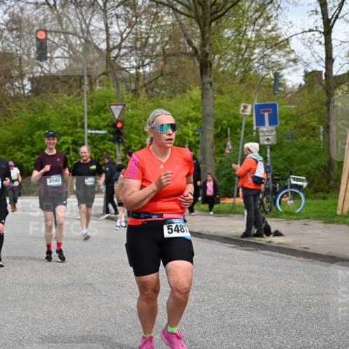 12.04.2026 - 45. Internationalen Wilhelmsburger Insellauf J. Mangold http://msf.ph/oto/9515848 12.04.2026 13:16:41 Ziel 3656, 4312, 5404, 3704, 3846, 2316, 5487, 3040, 4752, 3886, 3097, 2942, 3575, 2670, 3061, 3281, 4315, 4867, 4868, 4130, 4129, 2609, 2610, 2571 meine-sportfotos.de
