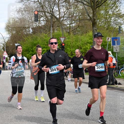 12.04.2026 - 45. Internationalen Wilhelmsburger Insellauf J. Mangold http://msf.ph/oto/9515867 12.04.2026 13:16:43 Ziel 3656, 4312, 5404, 3704, 3846, 2316, 5487, 3040, 3040, 4752, 3886, 3097, 2942, 3575, 2670, 3061, 3281, 4315, 4867, 4868, 4130, 4129, 2609, 2610, 2571, 5001, 5532, 4392 meine-sportfotos.de
