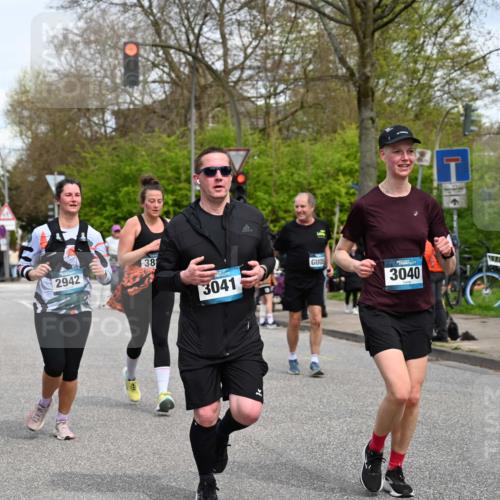 12.04.2026 - 45. Internationalen Wilhelmsburger Insellauf J. Mangold http://msf.ph/oto/9515868 12.04.2026 13:16:43 Ziel 3656, 4312, 5404, 3704, 3846, 2316, 5487, 3040, 3040, 4752, 3886, 3097, 2942, 3575, 2670, 3061, 3281, 4315, 4867, 4868, 4130, 4129, 2609, 2610, 2571, 5001, 5532, 4392 meine-sportfotos.de