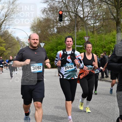 12.04.2026 - 45. Internationalen Wilhelmsburger Insellauf J. Mangold http://msf.ph/oto/9515873 12.04.2026 13:16:44 Ziel 3656, 4312, 5404, 3704, 3846, 2316, 5487, 3040, 4752, 3886, 3097, 2942, 3575, 2670, 3061, 3281, 4315, 4867, 4868, 4130, 4129, 2609, 2610, 2571, 5001, 5532, 4392 meine-sportfotos.de