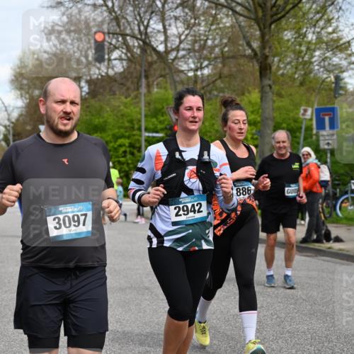12.04.2026 - 45. Internationalen Wilhelmsburger Insellauf J. Mangold http://msf.ph/oto/9515879 12.04.2026 13:16:45 Ziel 4312, 5404, 3704, 3846, 2316, 5487, 3040, 4752, 4752, 3886, 3097, 2942, 3575, 2670, 3061, 2670, 3061, 3281, 4315, 4867, 4868, 4130, 4129, 2609, 2610, 2571, 5001, 5532, 4392, 4642 meine-sportfotos.de