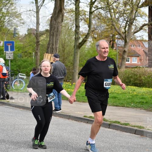 12.04.2026 - 45. Internationalen Wilhelmsburger Insellauf J. Mangold http://msf.ph/oto/9515888 12.04.2026 13:16:47 Ziel 5404, 3704, 3846, 2316, 5487, 3040, 4752, 3886, 3886, 3097, 2942, 3575, 2670, 3061, 3281, 3281, 4315, 4867, 4868, 4130, 4129, 2609, 2610, 2571, 5001, 5532, 4392, 4642 meine-sportfotos.de