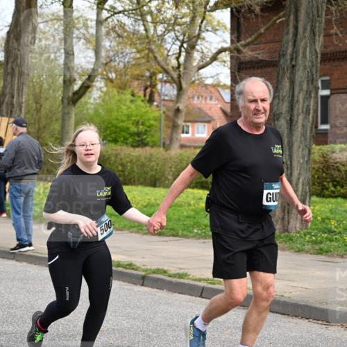12.04.2026 - 45. Internationalen Wilhelmsburger Insellauf J. Mangold http://msf.ph/oto/9515895 12.04.2026 13:16:47 Ziel 5404, 3704, 3846, 2316, 5487, 3040, 4752, 3886, 3886, 3097, 2942, 3575, 2670, 3061, 3281, 3281, 4315, 4867, 4868, 4130, 4129, 2609, 2610, 2571, 5001, 5532, 4392, 4642 meine-sportfotos.de