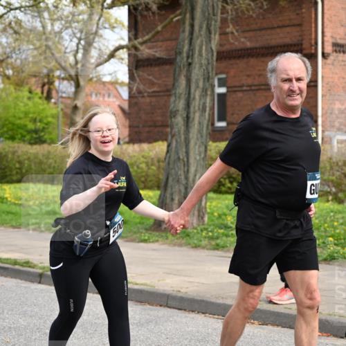 12.04.2026 - 45. Internationalen Wilhelmsburger Insellauf J. Mangold http://msf.ph/oto/9515901 12.04.2026 13:16:48 Ziel 5404, 3704, 3846, 2316, 5487, 3040, 4752, 3886, 3097, 2942, 3097, 2942, 3575, 2670, 3061, 3281, 4315, 4315, 4867, 4868, 4130, 4129, 2609, 2610, 2571, 5001, 5532, 4392, 4642, 4957 meine-sportfotos.de