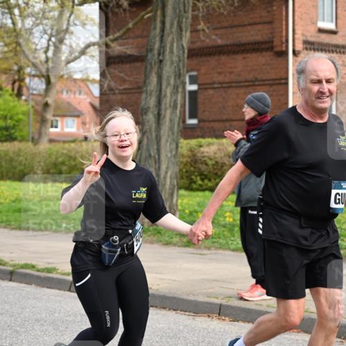 12.04.2026 - 45. Internationalen Wilhelmsburger Insellauf J. Mangold http://msf.ph/oto/9515903 12.04.2026 13:16:48 Ziel 5404, 3704, 3846, 2316, 5487, 3040, 4752, 3886, 3097, 2942, 3097, 2942, 3575, 2670, 3061, 3281, 4315, 4315, 4867, 4868, 4130, 4129, 2609, 2610, 2571, 5001, 5532, 4392, 4642, 4957 meine-sportfotos.de