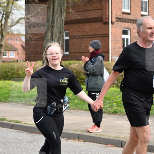 12.04.2026 - 45. Internationalen Wilhelmsburger Insellauf J. Mangold http://msf.ph/oto/9515905 12.04.2026 13:16:48 Ziel 5404, 3704, 3846, 2316, 5487, 3040, 4752, 3886, 3097, 2942, 3097, 2942, 3575, 2670, 3061, 3281, 4315, 4315, 4867, 4868, 4130, 4129, 2609, 2610, 2571, 5001, 5532, 4392, 4642, 4957 meine-sportfotos.de